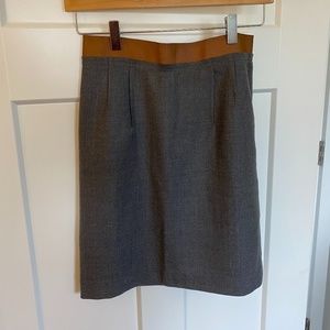 High waisted, classy pencil skirt